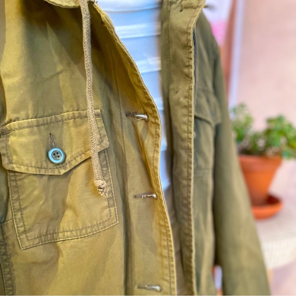 GAP ultimate fall/spring jacket olive green with striped lining - Picture 9 of 9